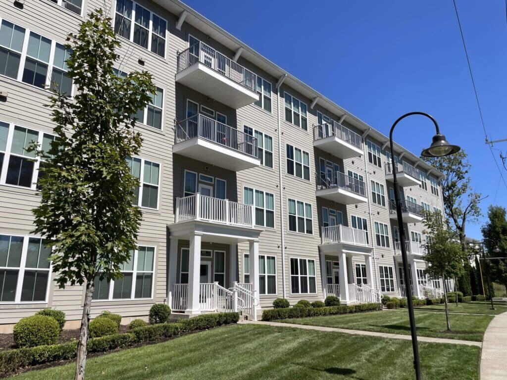 Bloomfield-Heirloom-full-side-scaled